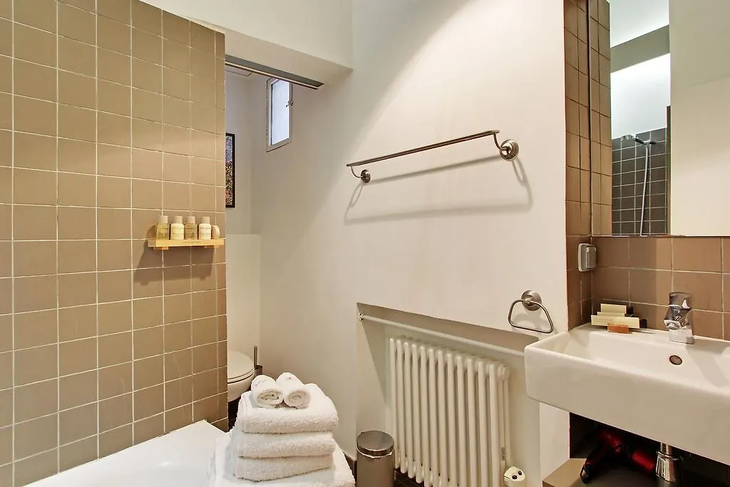 Louvre Apartman *